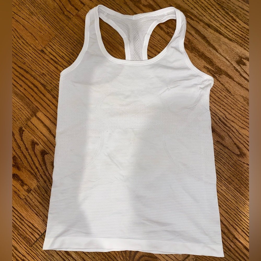 lululemon swiftly tech racerback size 6